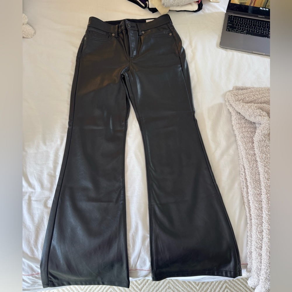 NWOT Women’s Leather Flare Pants Size 4 Short